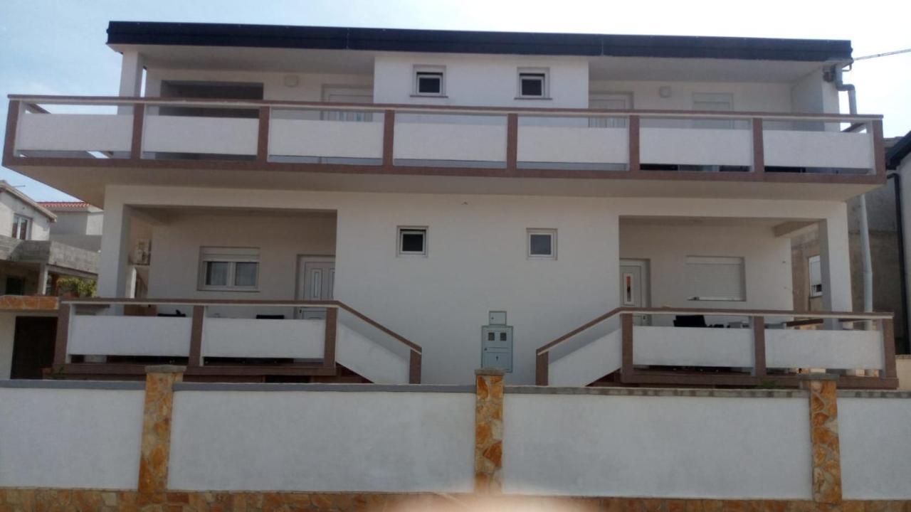 Apartmani Matovina ヴィル エクステリア 写真