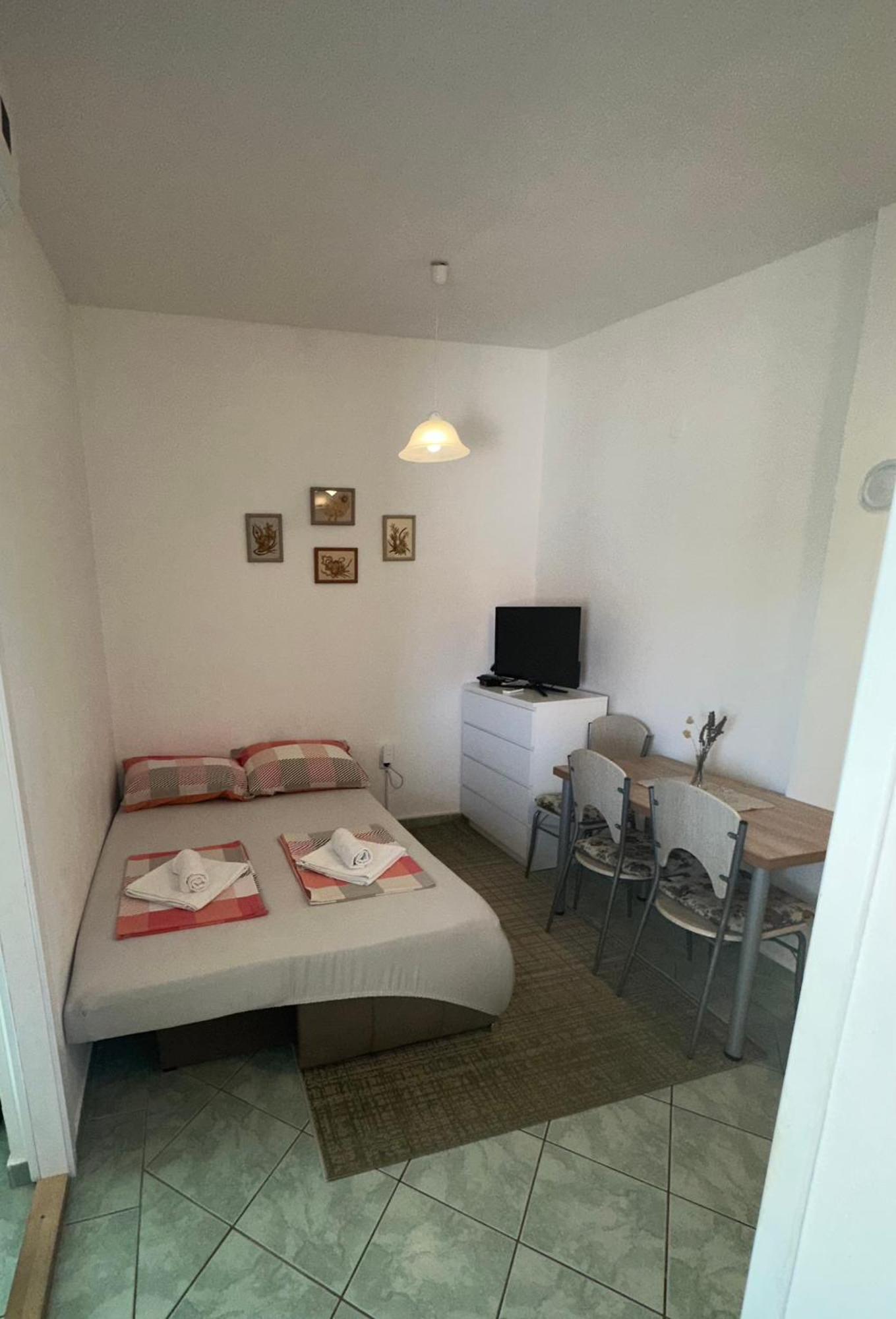 Apartmani Matovina ヴィル エクステリア 写真